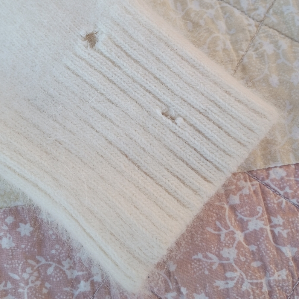 Venesha Vintage 80% Angora Rabbit Hair Fur Fuzzy Turtleneck Sweater Large ๐๐โจ - Picture 16 of 16
